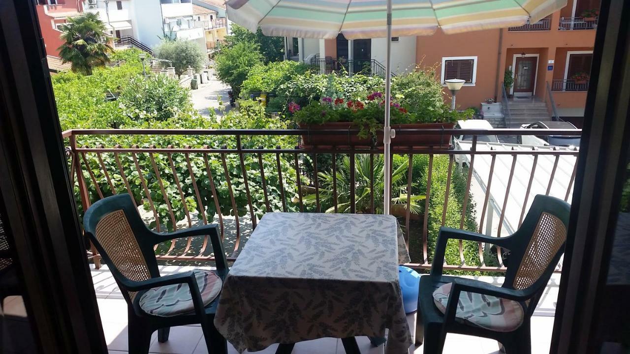 Apartment Anda Ровінь Екстер'єр фото